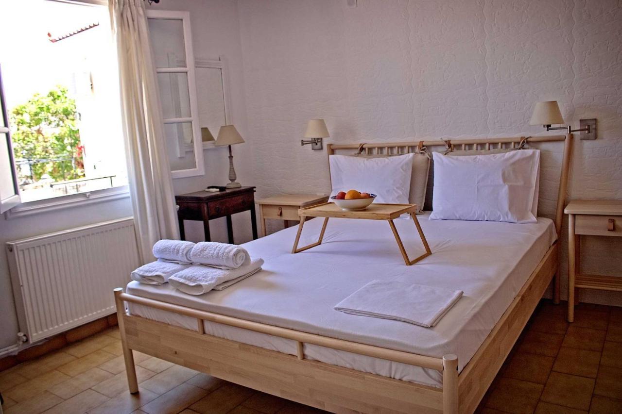 ואטי Elena Apartments Ithaca מראה חיצוני תמונה