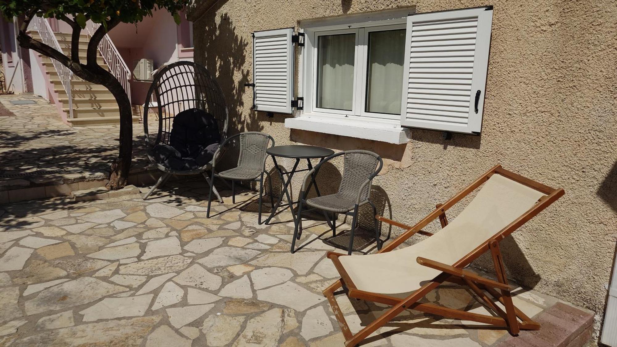 ואטי Elena Apartments Ithaca מראה חיצוני תמונה